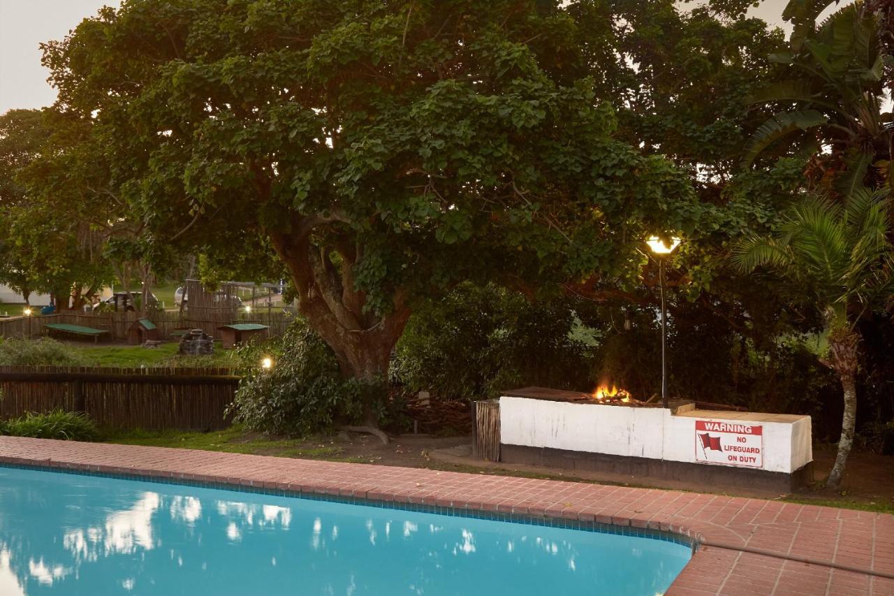 First Group Hole In The Wall Backpackers Coffee Bay Extérieur photo